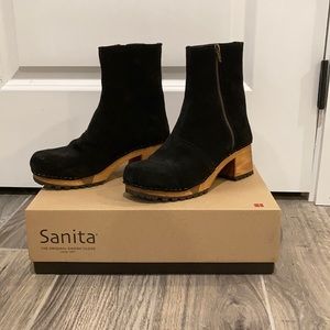 Sanita clog boot size 38